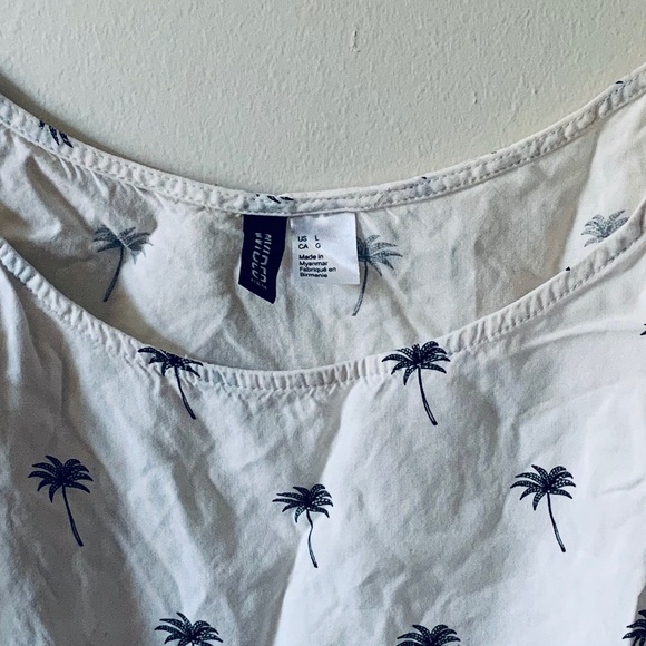 H&M // Palm tree crop top 🌴 - Picture 2 of 3